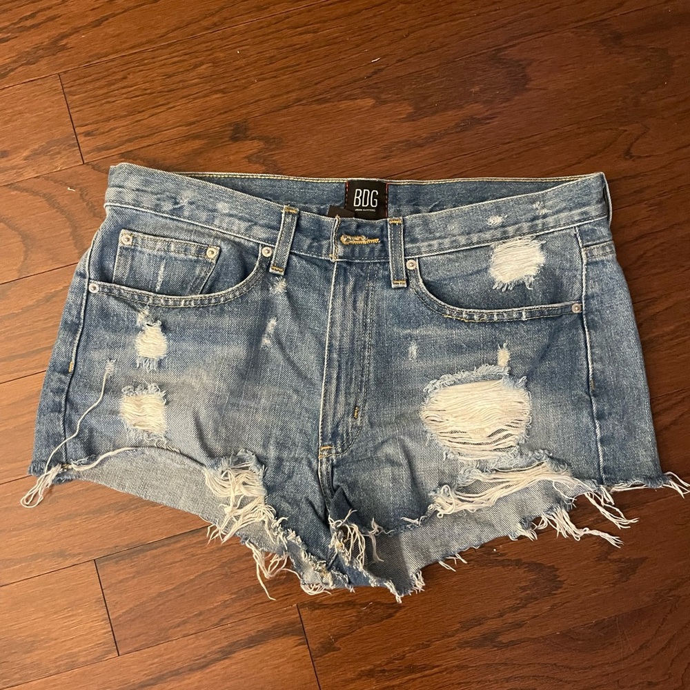 BDG Mid-Rise Jean Shorts size:29